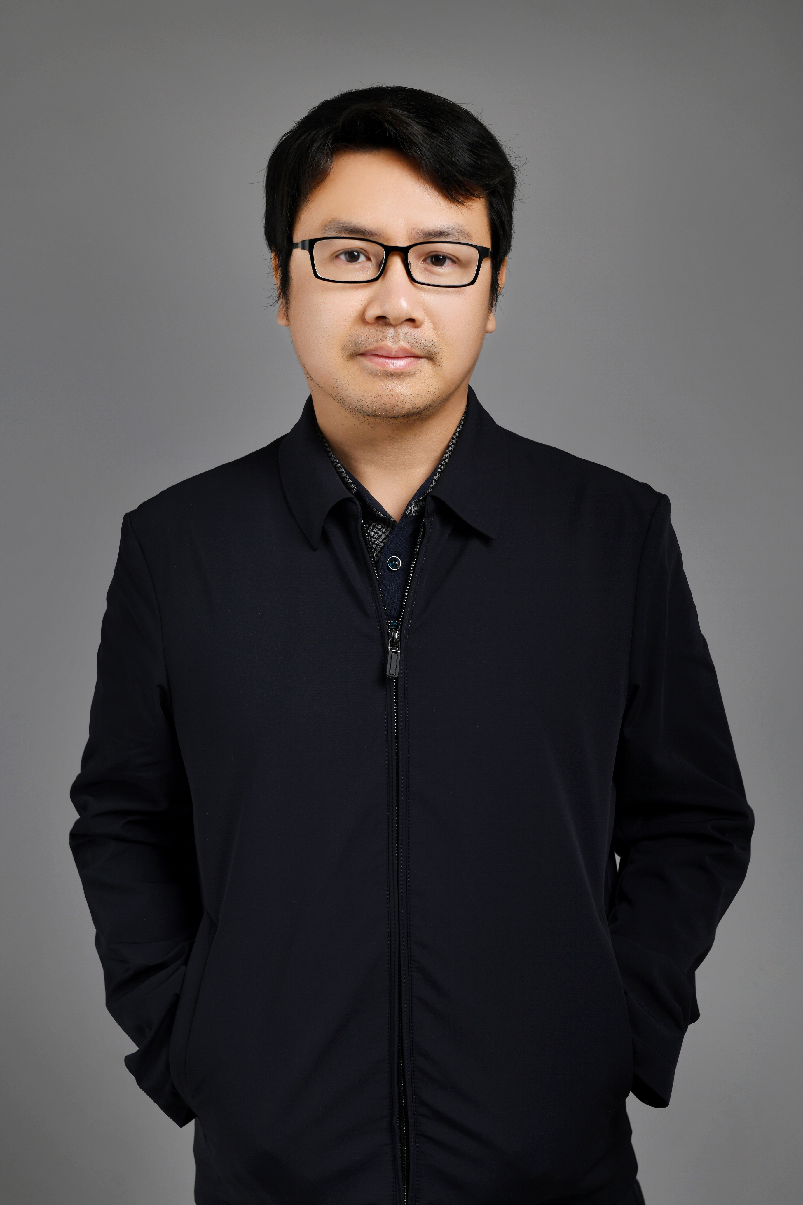 梁银明